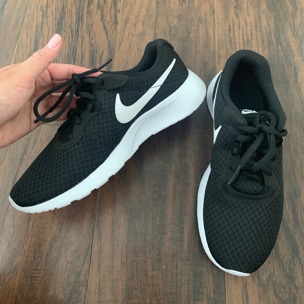 Black & White Nike